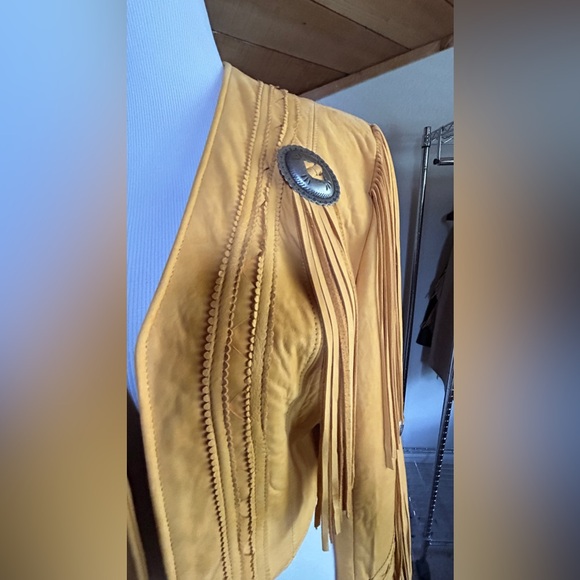 BEAUTIFUL DEER SKIN FRINGE JACKET - Picture 3 of 14